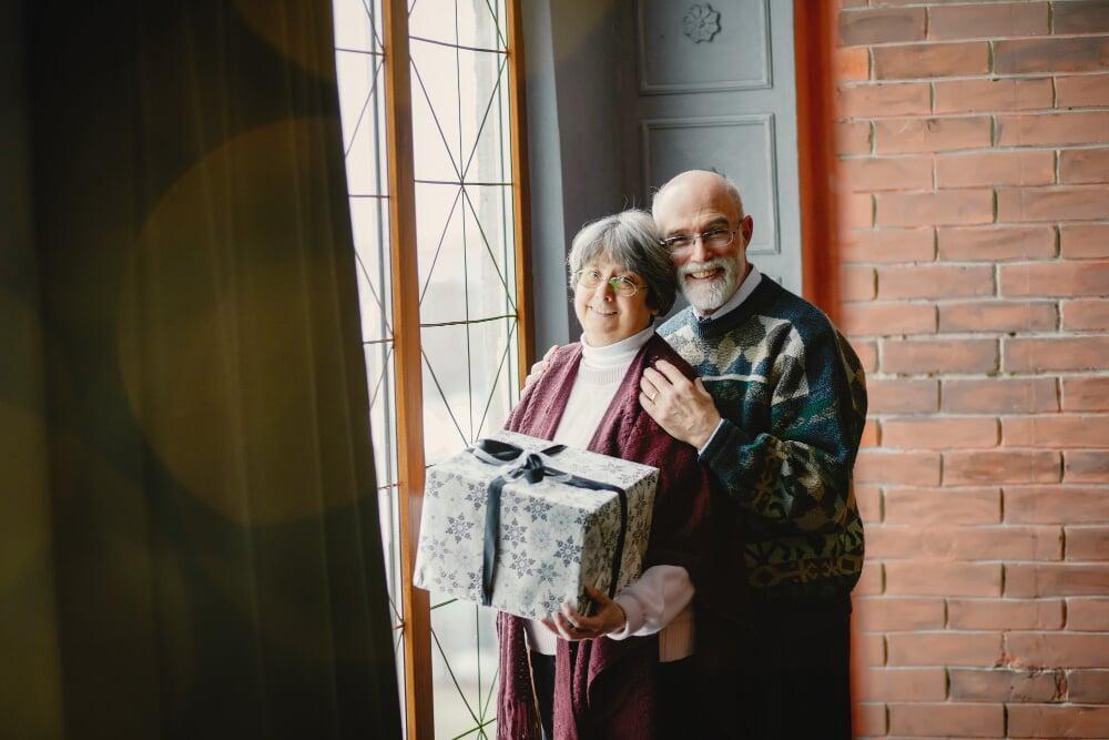 Thoughtful Christian Retirement Gifts That Celebrate Faith and New Beginnings